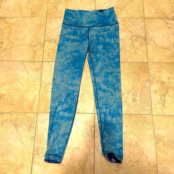 Peloton reversable leggings purple blue.  Size M - Picture 5 of 6